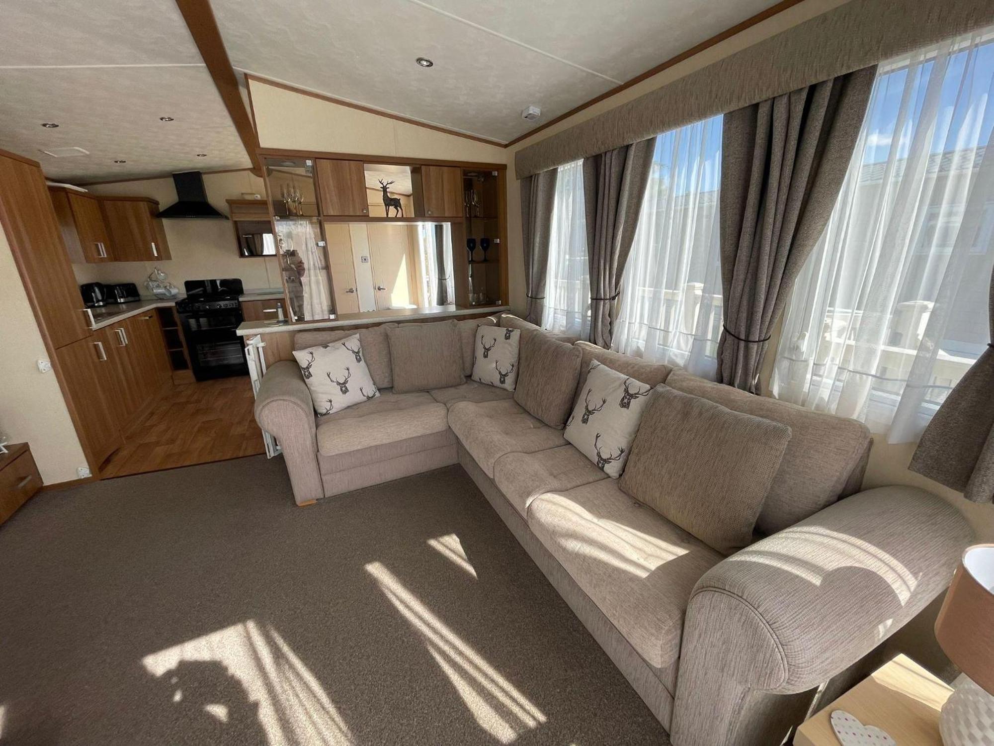 6 Berth Caravan With Decking At Manor Park In Hunstanton Ref 23017H Eksteriør billede
